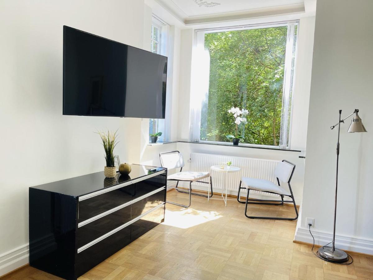 Aday - Aalborg Mansion - Open Bright Apartment With Garden Exterior foto